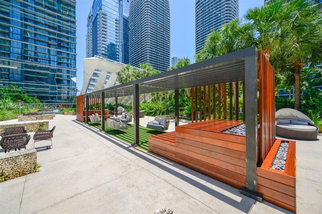 88 SW 7th St 2204, Miami, FL 33130