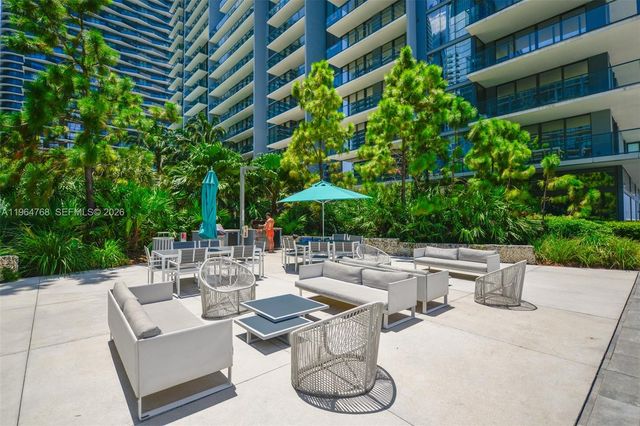 88 SW 7th St 2204, Miami, FL 33130