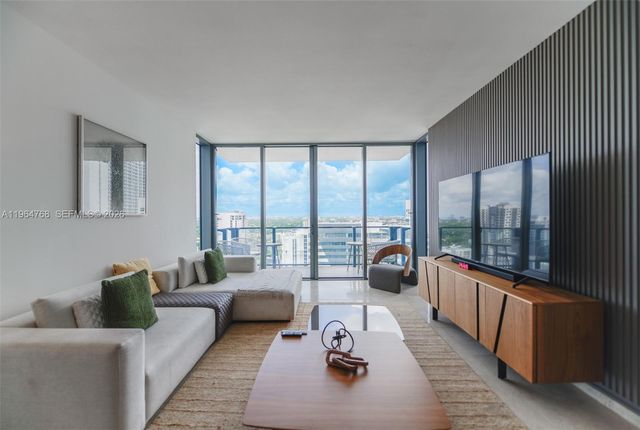 88 SW 7th St 2204, Miami, FL 33130