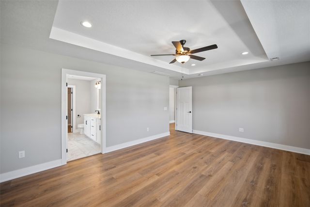 6000 Gladbury Court, Pleasant Hill, IA 50327