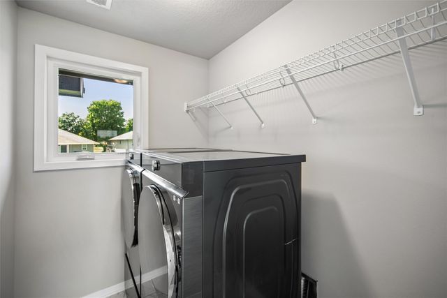 6000 Gladbury Court, Pleasant Hill, IA 50327