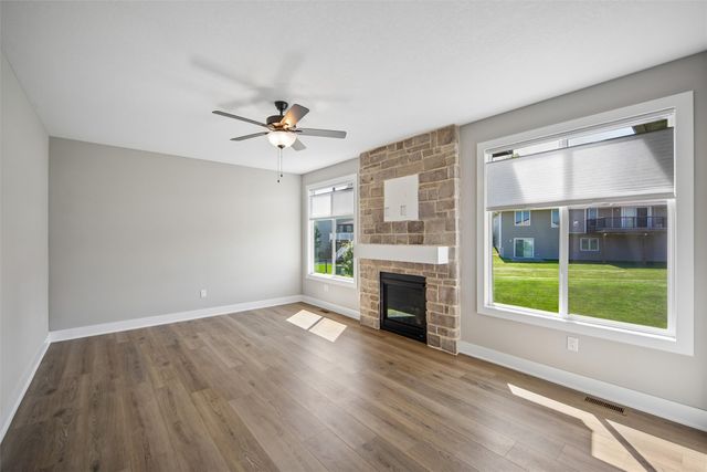 6000 Gladbury Court, Pleasant Hill, IA 50327