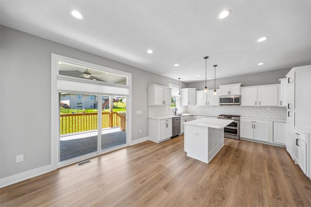 6000 Gladbury Court, Pleasant Hill, IA 50327