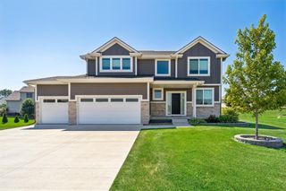 6000 Gladbury Court, Pleasant Hill, IA 50327