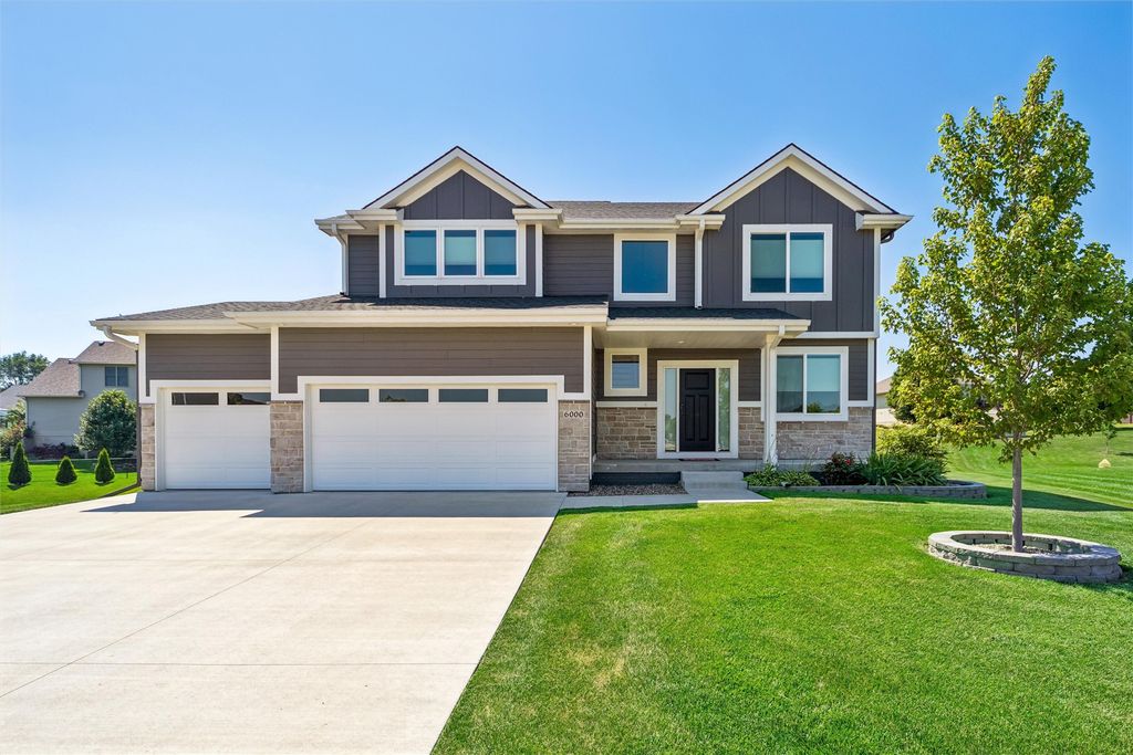6000 Gladbury Court, Pleasant Hill, IA 50327