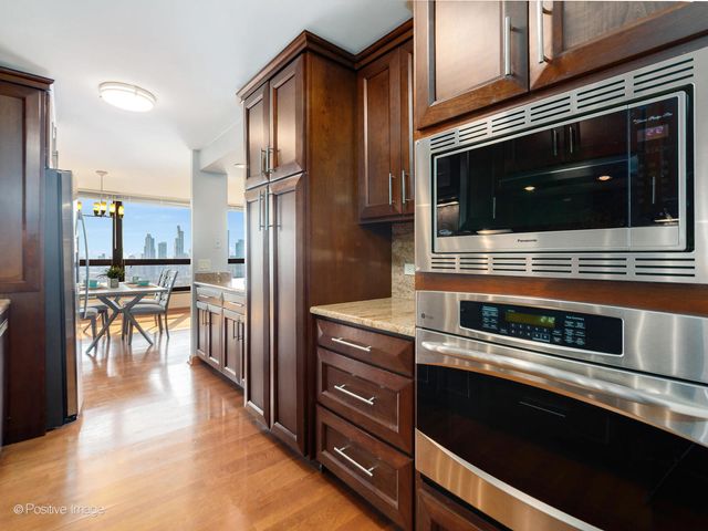 360 E RANDOLPH Street 3902, Chicago, IL 60601