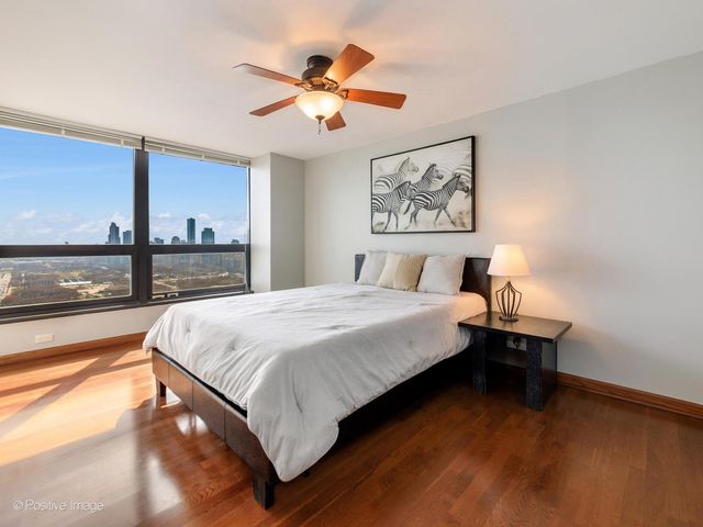 360 E RANDOLPH Street 3902, Chicago, IL 60601