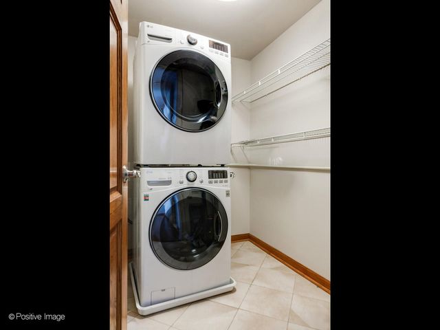 360 E RANDOLPH Street 3902, Chicago, IL 60601