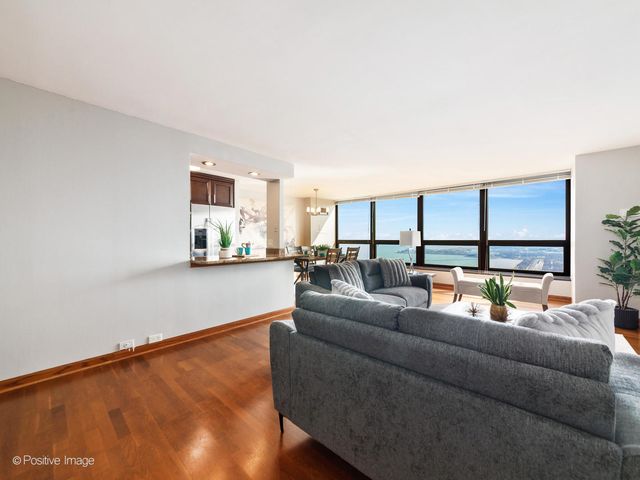 360 E RANDOLPH Street 3902, Chicago, IL 60601