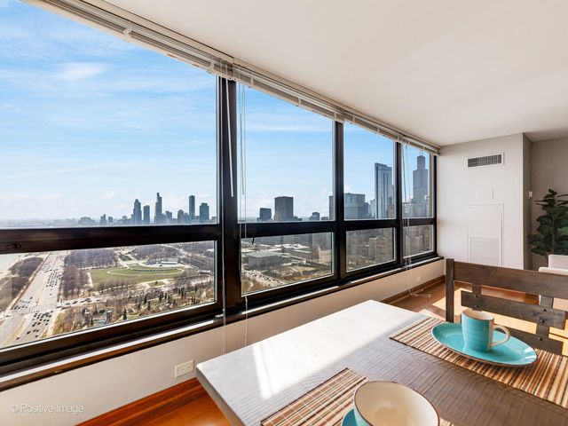 360 E RANDOLPH Street 3902, Chicago, IL 60601