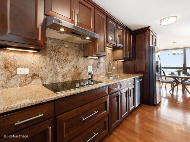 360 E RANDOLPH Street 3902, Chicago, IL 60601