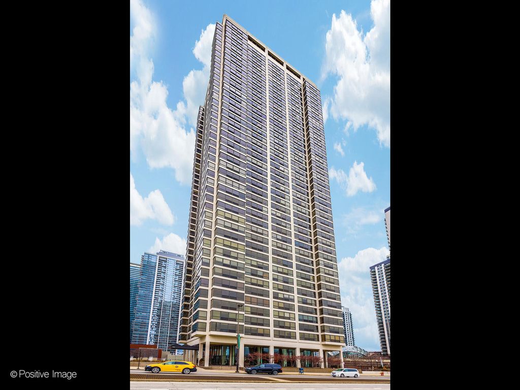 360 E RANDOLPH Street 3902, Chicago, IL 60601