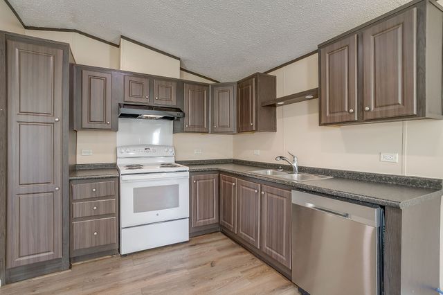 1948 Lariat Lane, Burleson, TX 76028