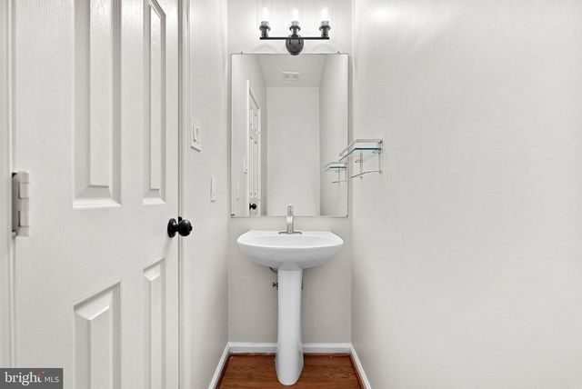 20905 SANDSTONE SQ, Sterling, VA 20165