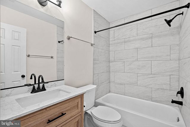 20905 SANDSTONE SQ, Sterling, VA 20165