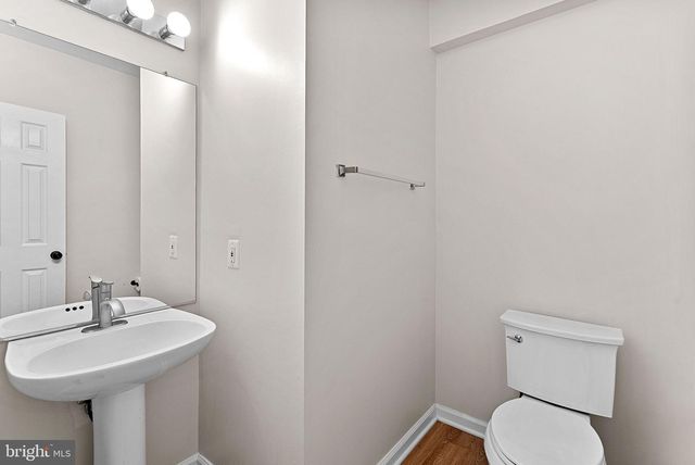 20905 SANDSTONE SQ, Sterling, VA 20165