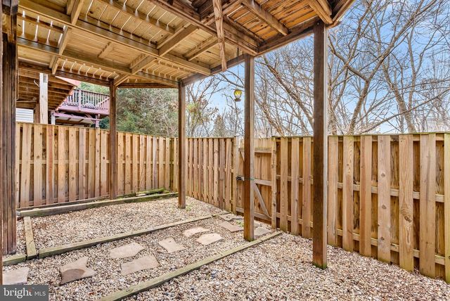 20905 SANDSTONE SQ, Sterling, VA 20165