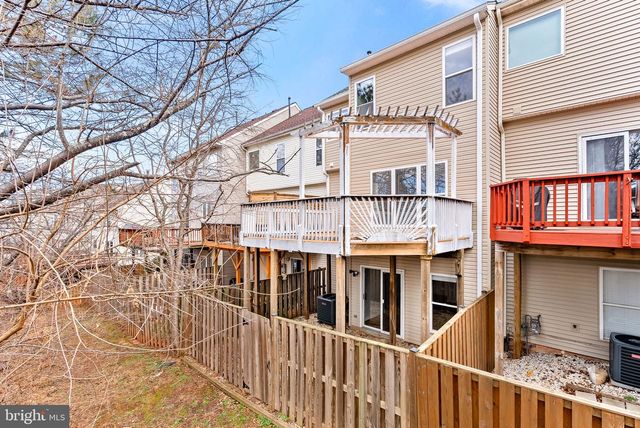 20905 SANDSTONE SQ, Sterling, VA 20165