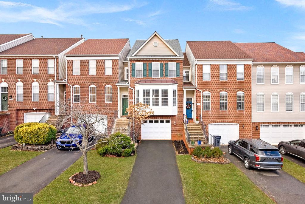 20905 SANDSTONE SQ, Sterling, VA 20165