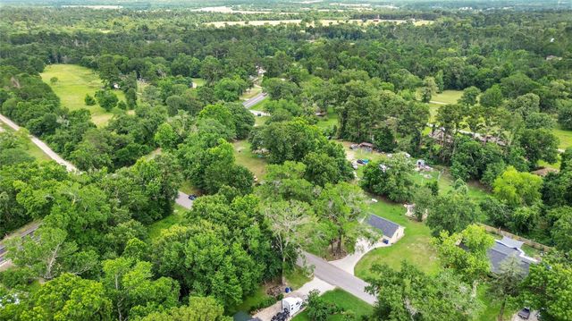 111 Town And Country Lane, Huntsville, TX 77320