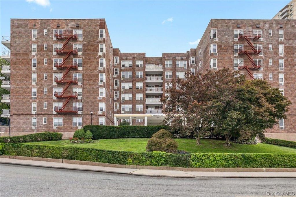 601 Kappock Street 1P, Bronx, NY 10463 — exterior