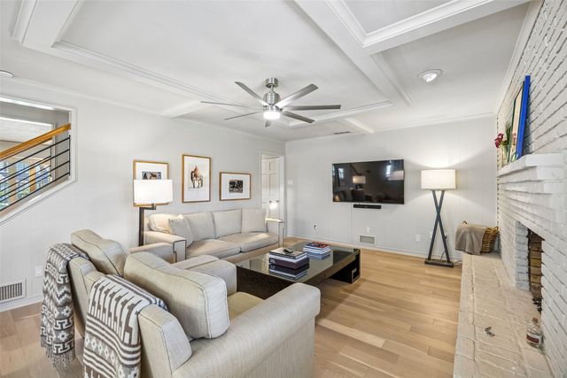 9933 Vistadale Drive, Dallas, TX 75238