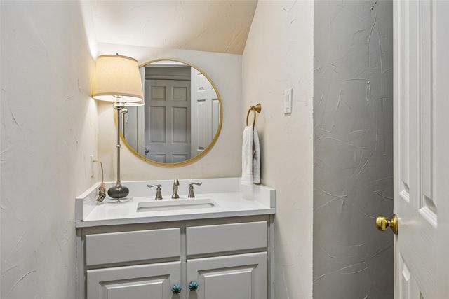 9933 Vistadale Drive, Dallas, TX 75238