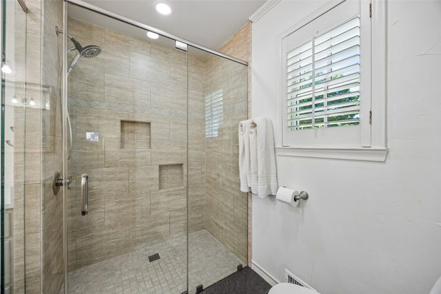 9933 Vistadale Drive, Dallas, TX 75238