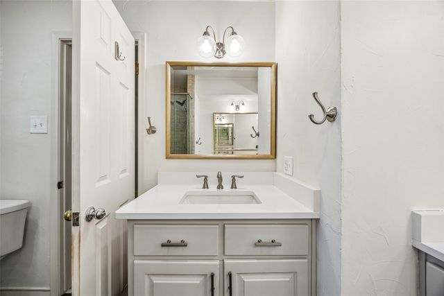 9933 Vistadale Drive, Dallas, TX 75238