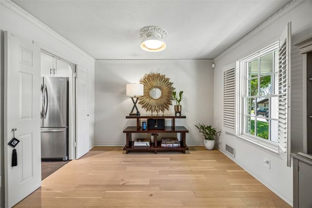 9933 Vistadale Drive, Dallas, TX 75238