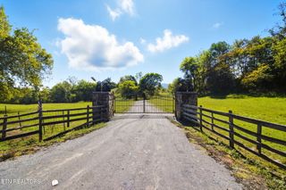 1356 Jayell Rd, Sevierville, TN 37862