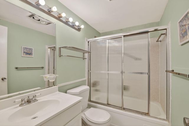 370 Horizon Street E, Boynton Beach, FL 33435