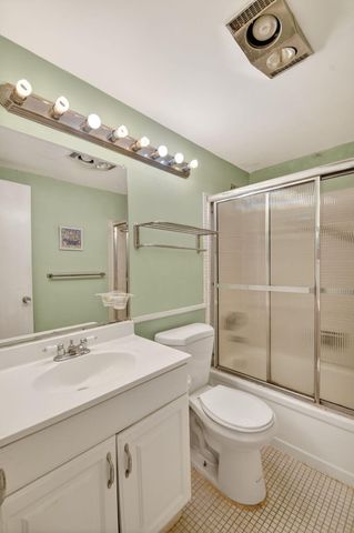 370 Horizon Street E, Boynton Beach, FL 33435