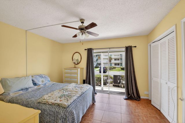 370 Horizon Street E, Boynton Beach, FL 33435