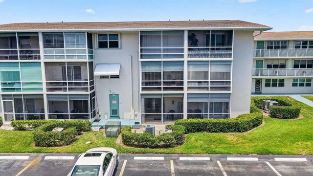 370 Horizon Street E, Boynton Beach, FL 33435