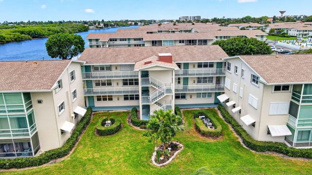 370 Horizon Street E, Boynton Beach, FL 33435