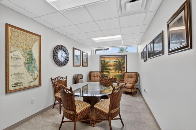 370 Horizon Street E, Boynton Beach, FL 33435