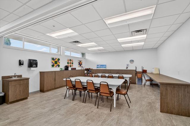 370 Horizon Street E, Boynton Beach, FL 33435