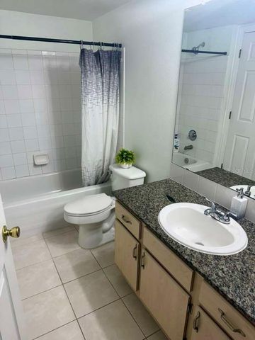 737 CREST PINES DRIVE 613, Orlando, FL 32828