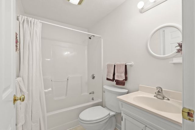 19 Precourt Lane 19, Norton, MA 02766