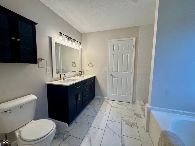 13125 Zinfandel Place, Fishers, IN 46038