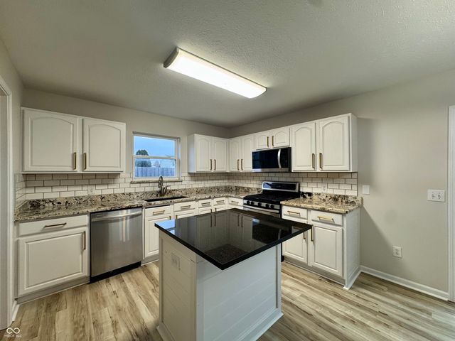 13125 Zinfandel Place, Fishers, IN 46038