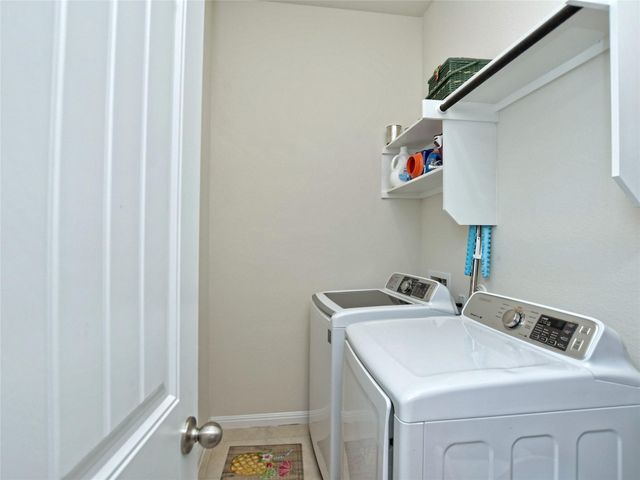 130 Sunshine LN, Kyle, TX 78640