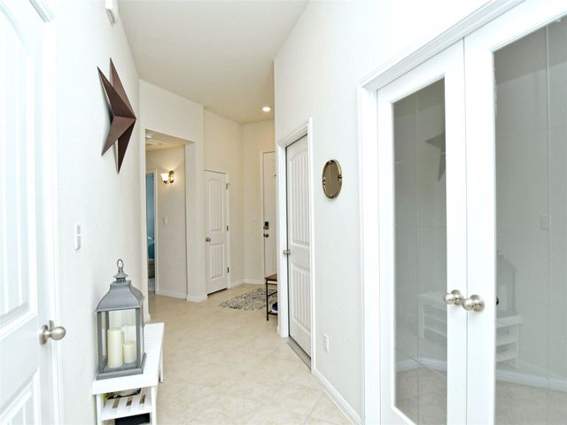 130 Sunshine LN, Kyle, TX 78640