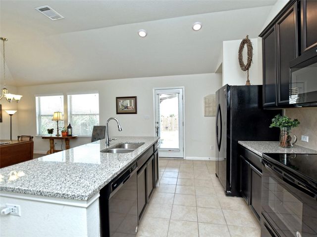 130 Sunshine LN, Kyle, TX 78640