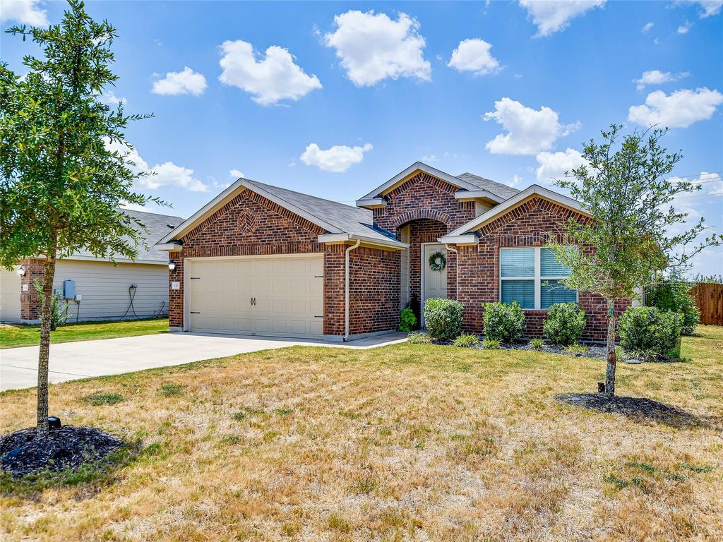 130 Sunshine LN, Kyle, TX 78640