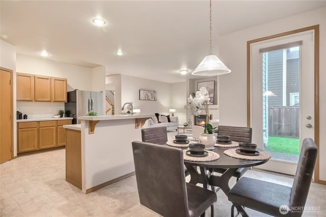 22817 SE 271st Place, Maple Valley, WA 98038