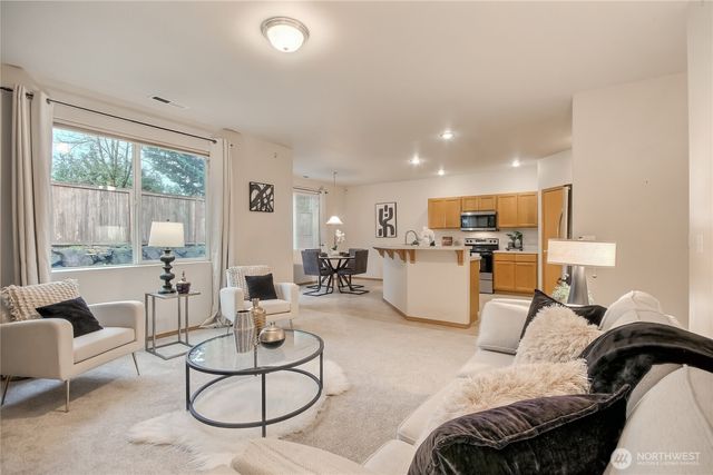 22817 SE 271st Place, Maple Valley, WA 98038