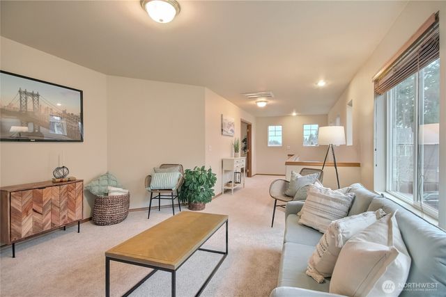 22817 SE 271st Place, Maple Valley, WA 98038