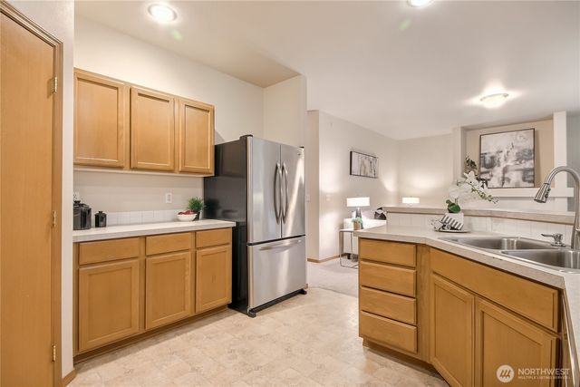 22817 SE 271st Place, Maple Valley, WA 98038